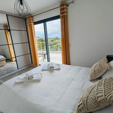 Hébergement de vacances Avec Piscine - 160m2 - 4 A Calvi *