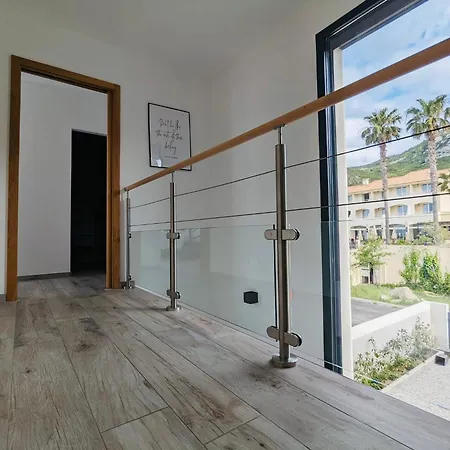 Hébergement de vacances Avec Piscine - 160m2 - 4 A Calvi *